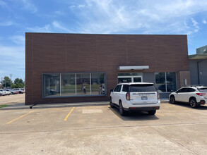 1395 E Henri De Tonti Blvd, Springdale, AR for lease Building Photo- Image 2 of 7