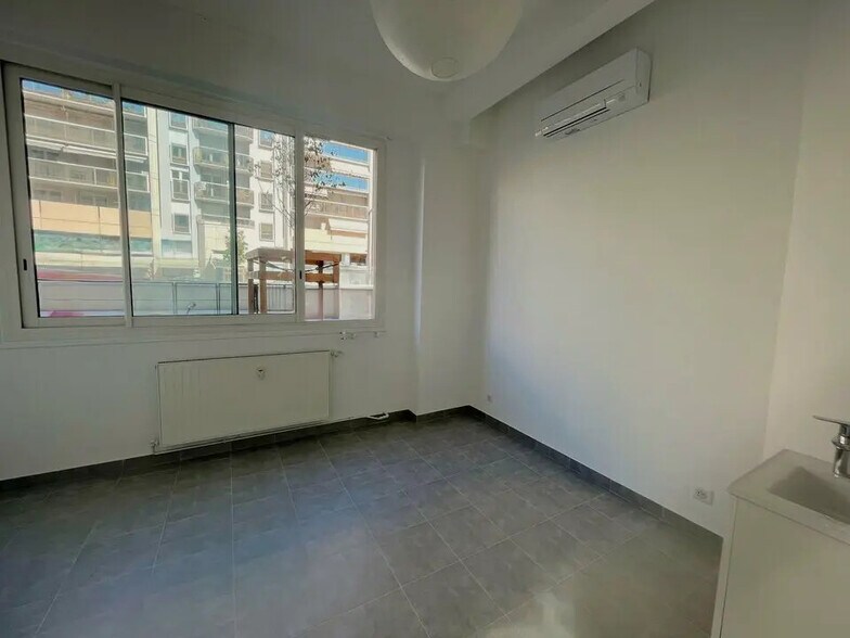 Office in Nice for lease - Interior Photo - Image 3 of 7