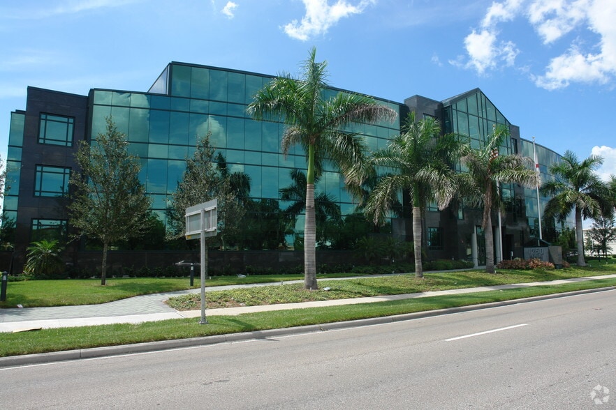 1250 S Tamiami Trl, Sarasota, FL for lease - Building Photo - Image 3 of 14