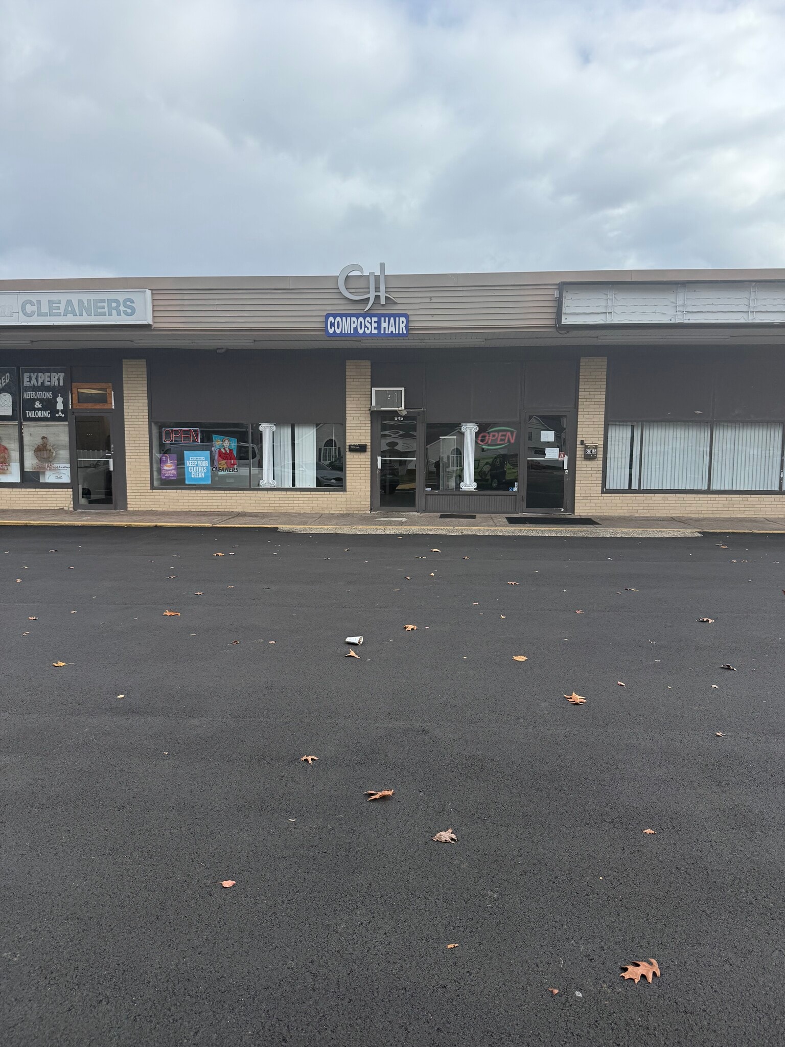 841-869 Jones Hill Rd, West Haven, CT for lease Interior Photo- Image 1 of 8