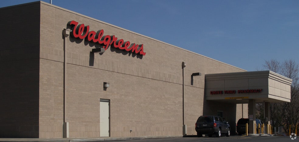 3915 S Noland Rd, Independence, MO for sale - Building Photo - Image 2 of 6