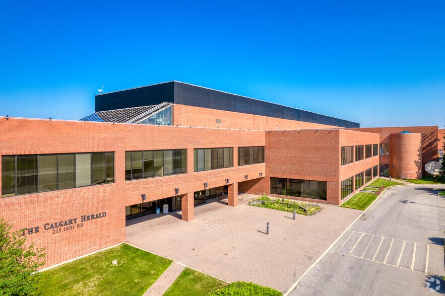215 16th St SE, Calgary, AB for sale - Primary Photo - Image 1 of 1