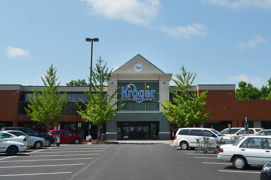 12050 Highway 92, Woodstock, GA for lease - Primary Photo - Image 1 of 1