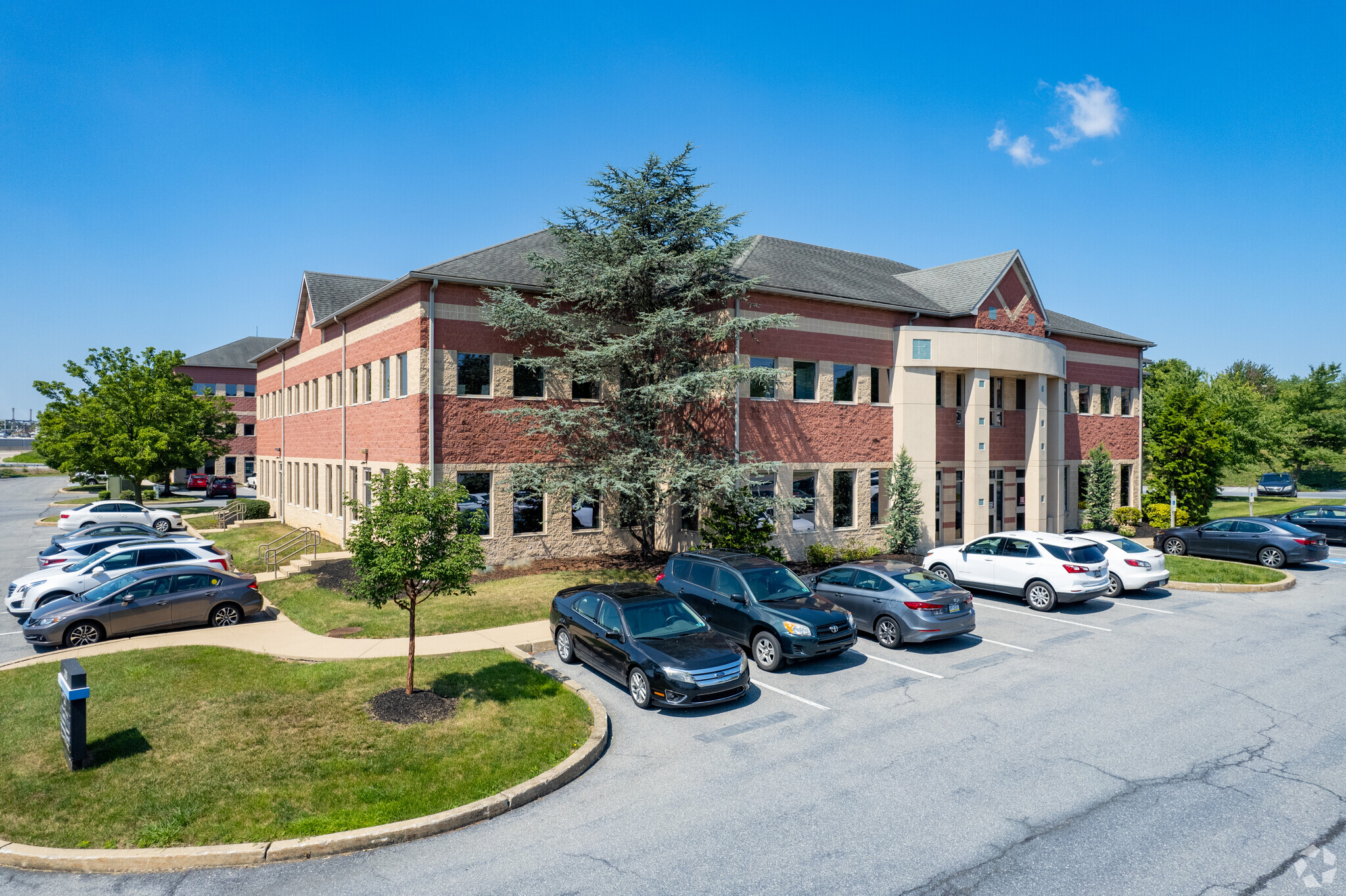 201 Granite Run Dr, Lancaster, PA for lease Building Photo- Image 1 of 8