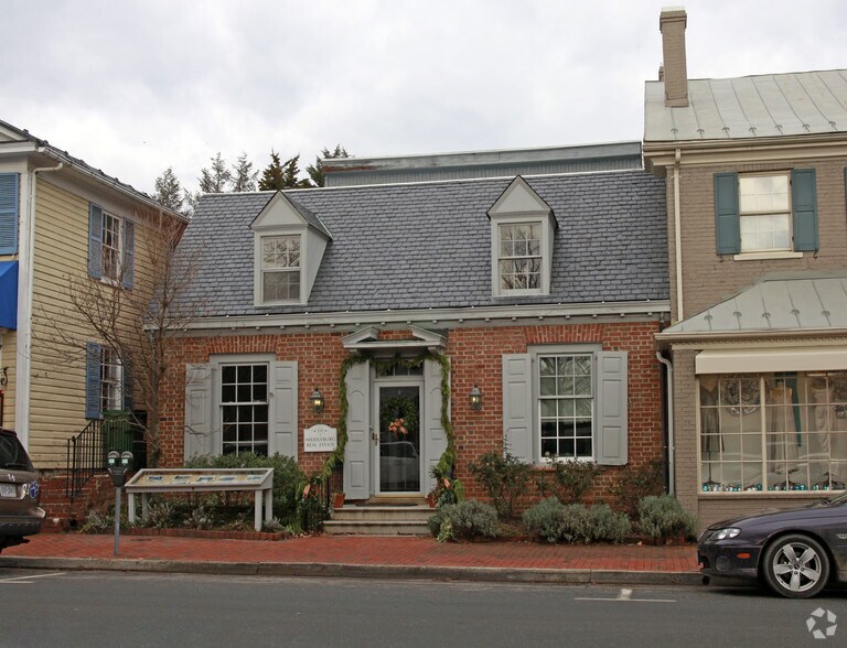 10 E Washington St, Middleburg, VA for sale - Primary Photo - Image 1 of 1