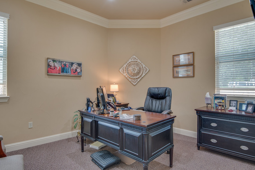 6613 Precinct Line Rd, North Richland Hills, TX for sale - Interior Photo - Image 1 of 1