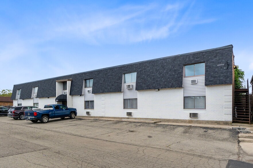 7211 Taylorsville Rd, Dayton, OH for sale - Building Photo - Image 2 of 19