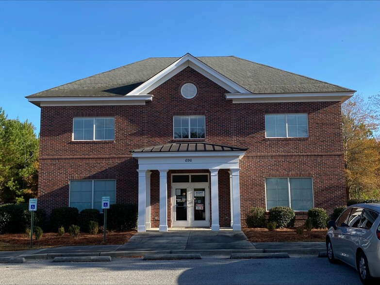 696 Medical Park Dr, Hartsville, SC for lease - Building Photo - Image 1 of 3