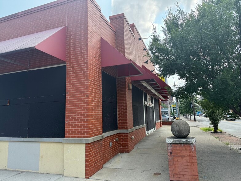 431 W Oak St, Louisville, KY for sale - Building Photo - Image 1 of 2