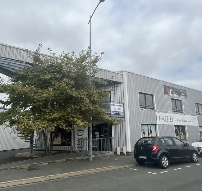 Location Bureaux 170 m²
