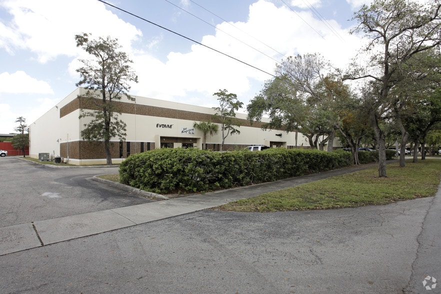 3280-3292 N 29th Ct, Hollywood, FL for lease - Building Photo - Image 3 of 3