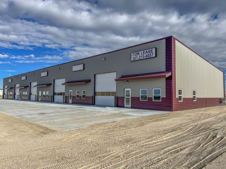 687 N Robertson Rd, Casper, WY for lease - Building Photo - Image 1 of 13