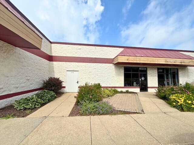 2735 S Calhoun Rd, New Berlin, WI for sale Building Photo- Image 1 of 1