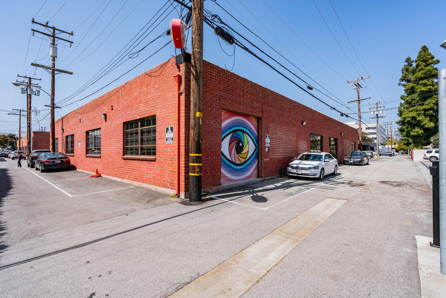 2210 Broadway, Santa Monica, CA for lease - Building Photo - Image 2 of 54