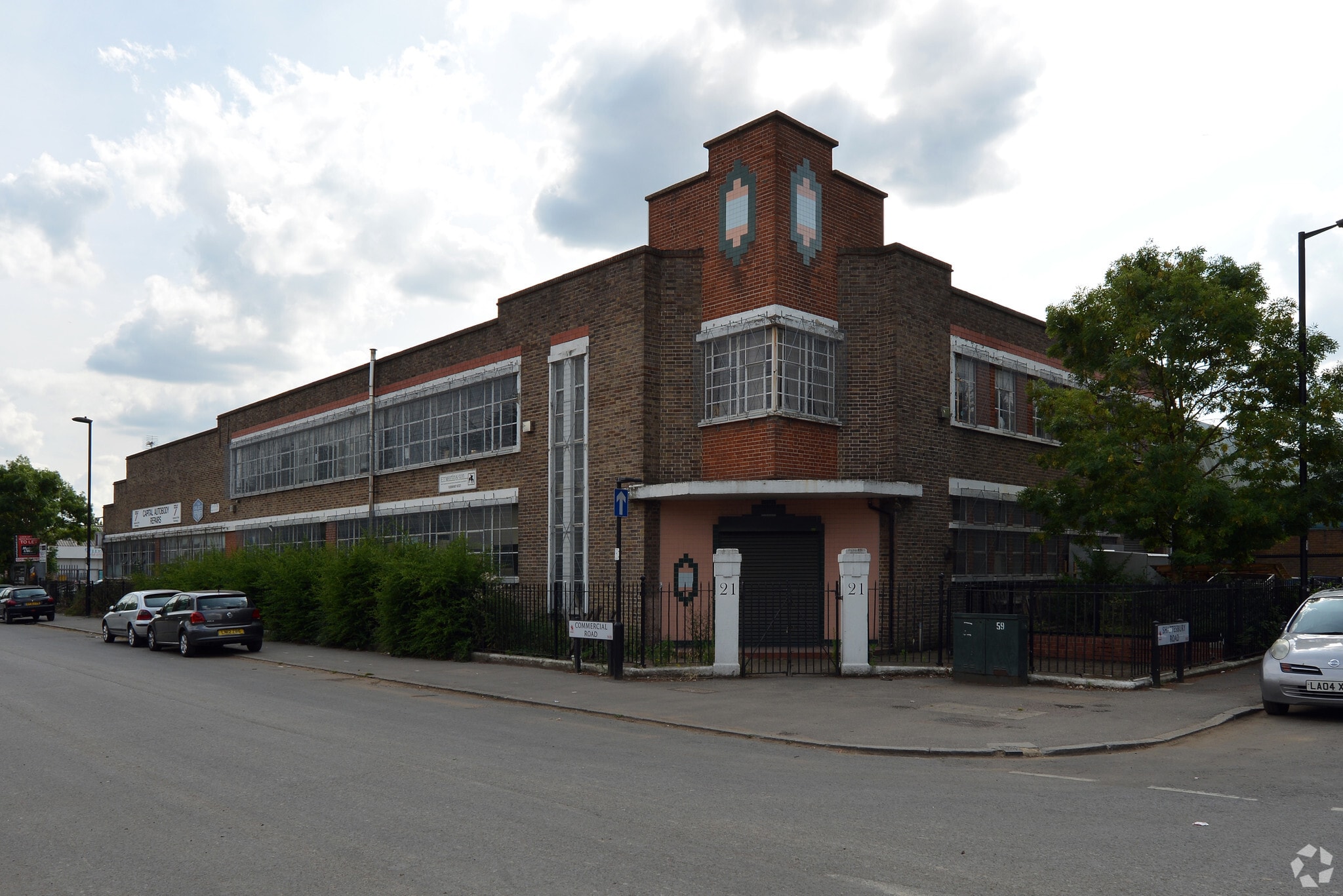 19-21 Commercial Rd, London for sale Primary Photo- Image 1 of 1