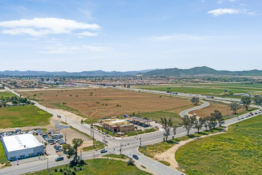 Ethanac Rd & I-215 Fwy, Perris, CA for sale - Building Photo - Image 3 of 7