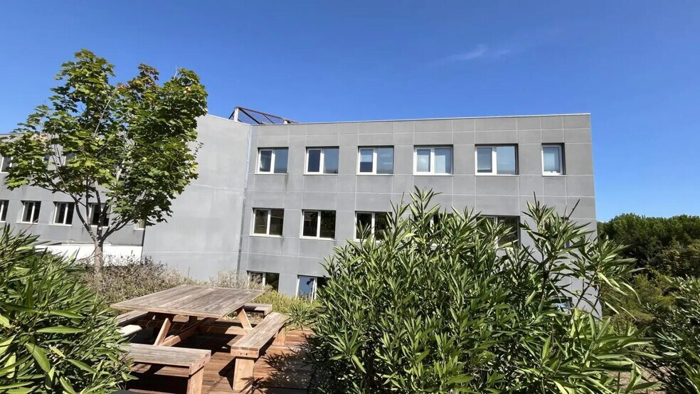 Office in SOPHIA ANTIPOLIS for lease - Building Photo - Image 2 of 13