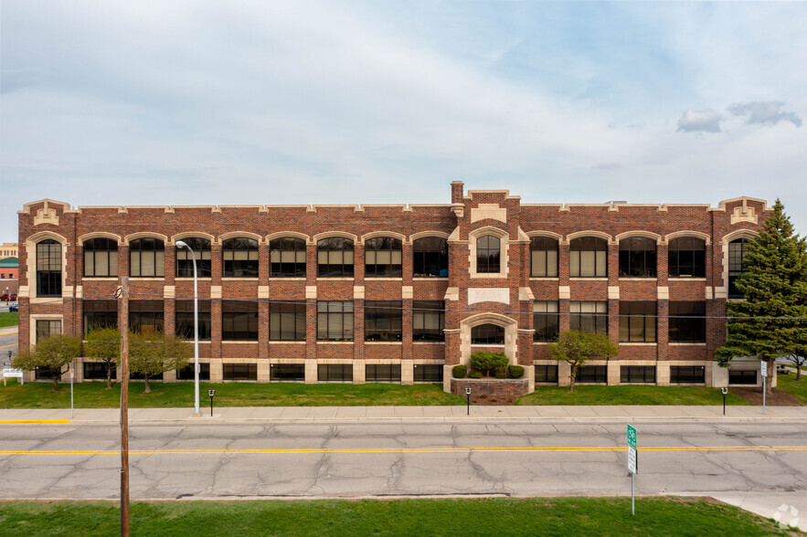 333 W 7th St, Royal Oak, MI for lease - Building Photo - Image 2 of 7