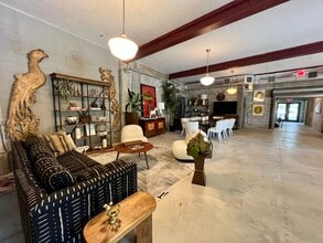 5400 NE 4 Ct, Miami, FL for lease Building Photo- Image 1 of 4