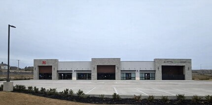 7525 Summer Creek Dr, Fort Worth, TX for lease Interior Photo- Image 1 of 8