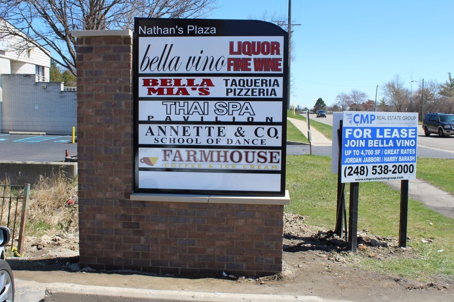 29950-29970 W 12 Mile Rd, Farmington Hills, MI for lease - Building Photo - Image 2 of 8