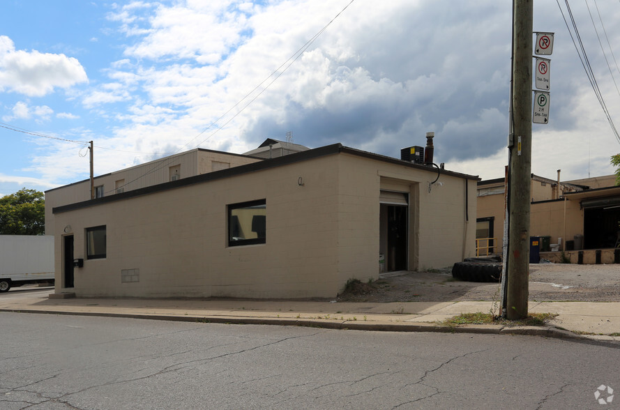 100 Frid St, Hamilton, ON for lease - Primary Photo - Image 1 of 2