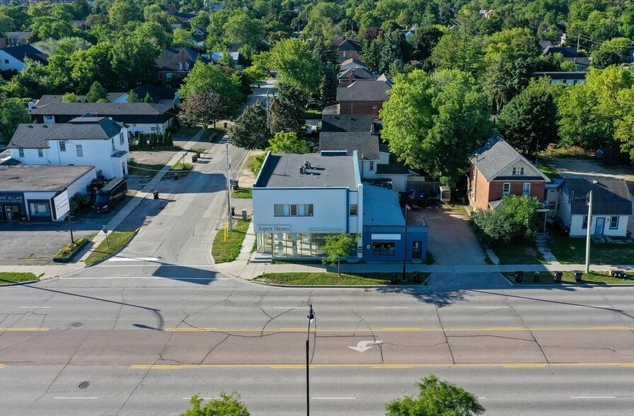 160 First St, Collingwood, ON for sale - Primary Photo - Image 1 of 13
