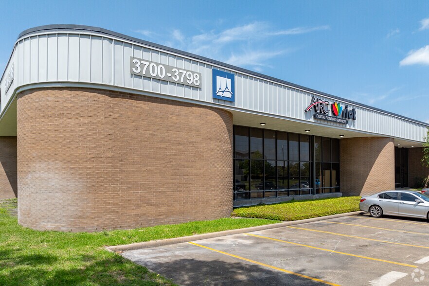 3700-3798 Westchase Dr, Houston, TX for lease - Building Photo - Image 1 of 5