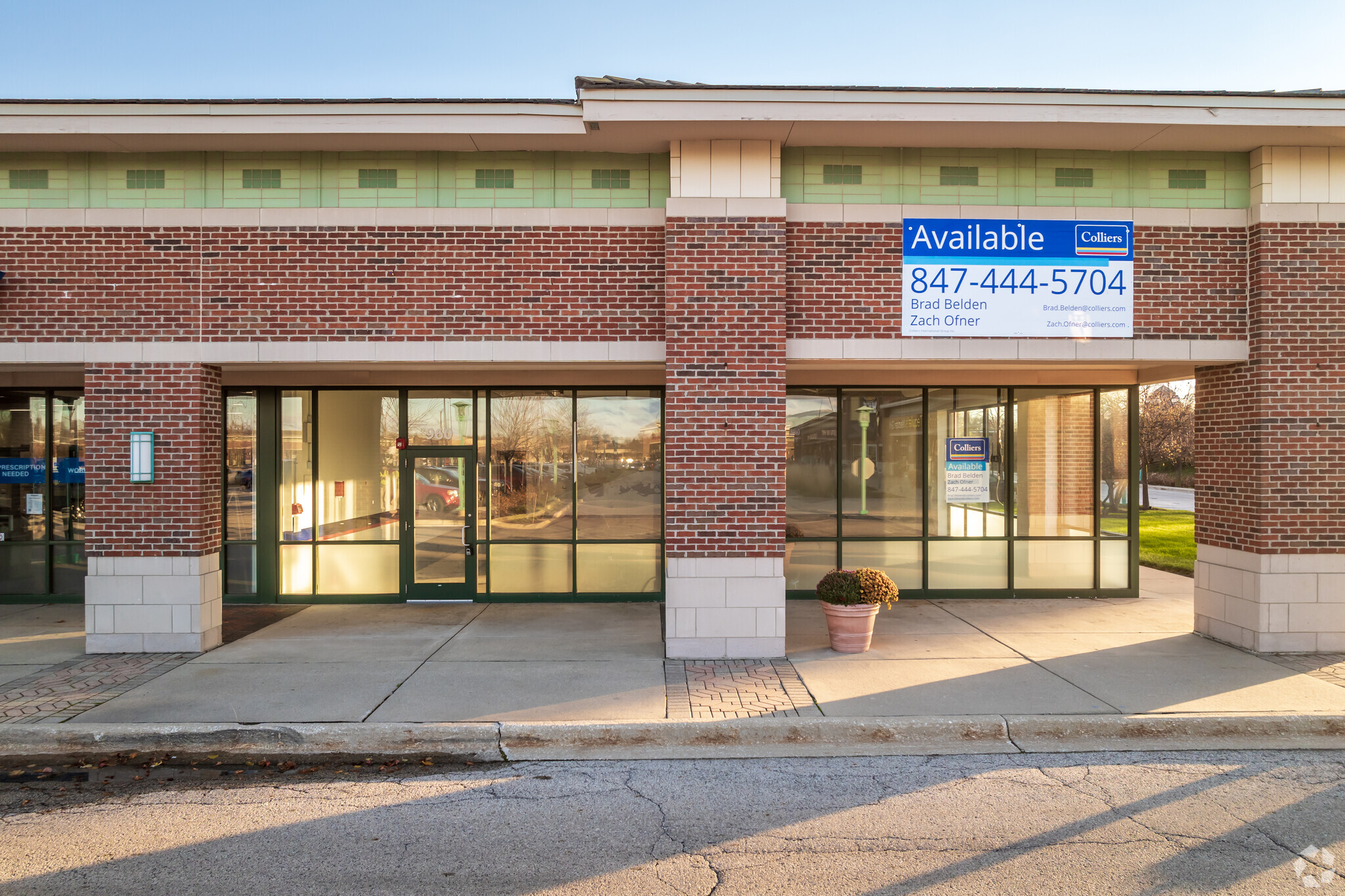 980 Elk Grove Town Ctr, Elk Grove Village, IL for lease Building Photo- Image 1 of 5