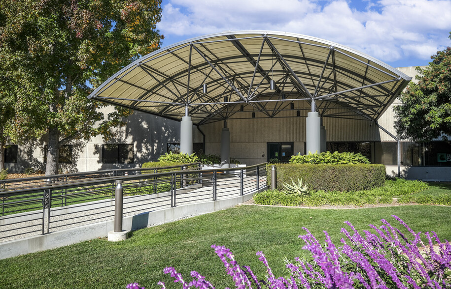 71 S Los Carneros Rd, Goleta, CA for lease - Building Photo - Image 1 of 12