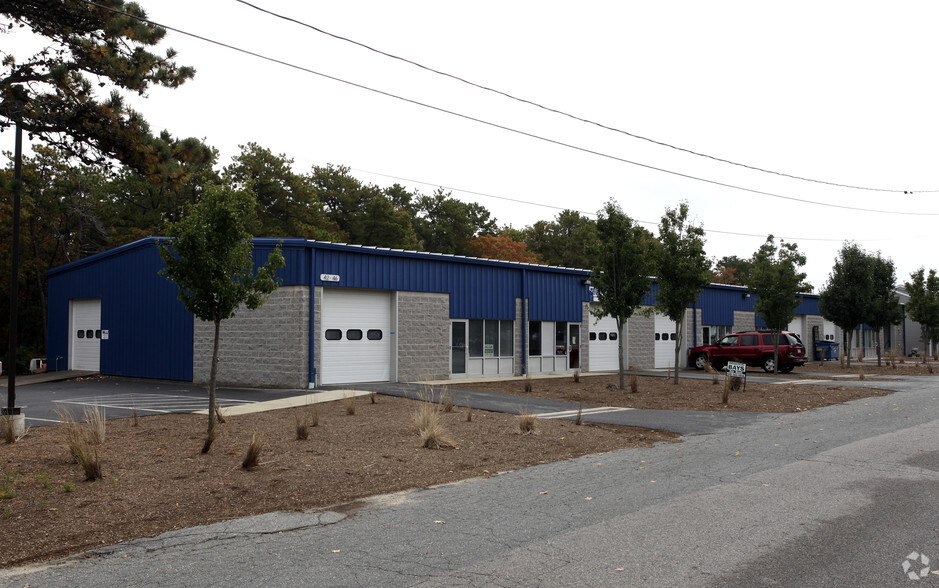 42-46 Commonwealth Ave, South Yarmouth, MA for lease - Primary Photo - Image 1 of 7