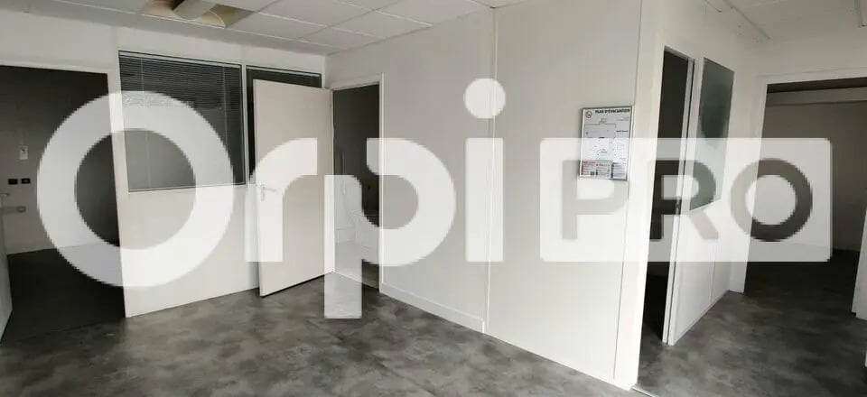 Retail in Verrières-le-Buisson for sale - Building Photo - Image 2 of 9