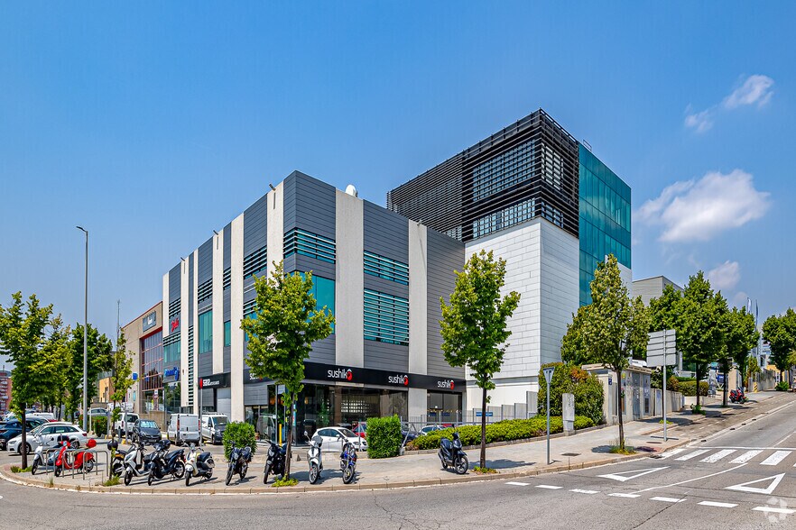 Carrer de Colom, 408, Terrassa, Barcelona for lease - Building Photo - Image 2 of 3