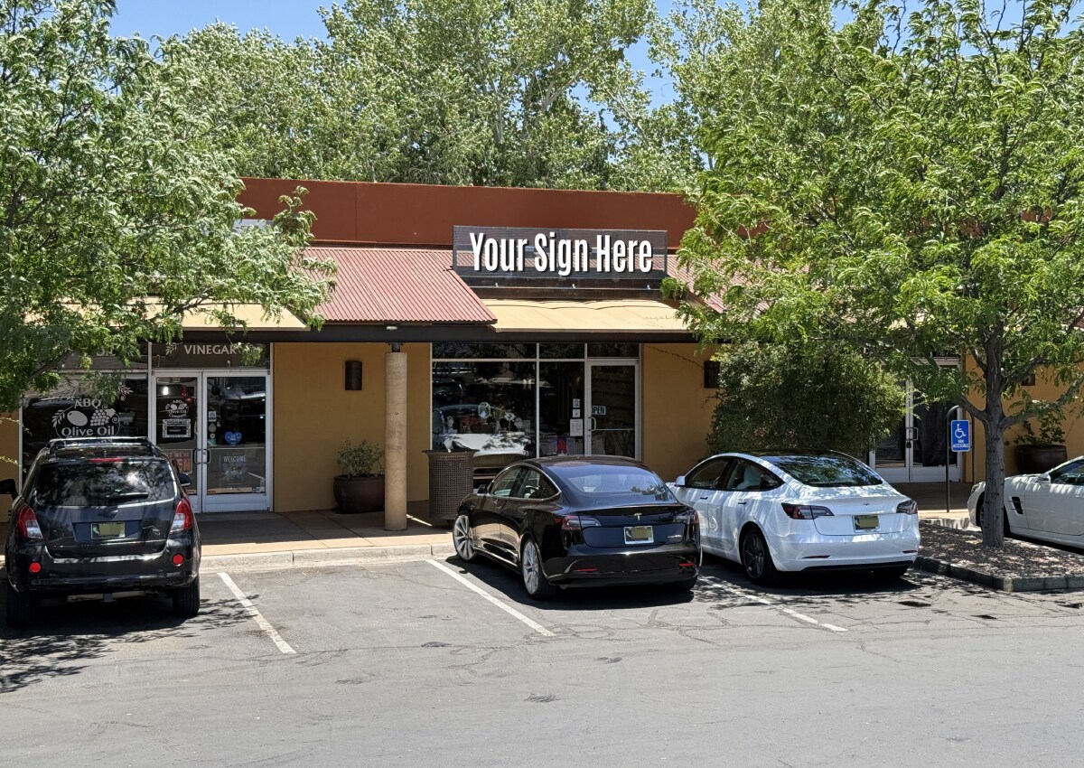 10700 Corrales Rd NW, Albuquerque, NM for lease Building Photo- Image 1 of 9