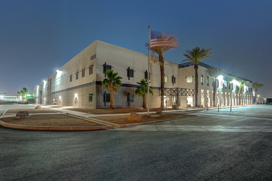 6225 Annie Oakley Dr, Las Vegas, NV for sale - Building Photo - Image 3 of 10