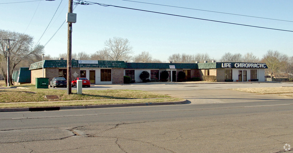 12502-12510 E 21st St, Tulsa, OK for sale - Primary Photo - Image 1 of 1