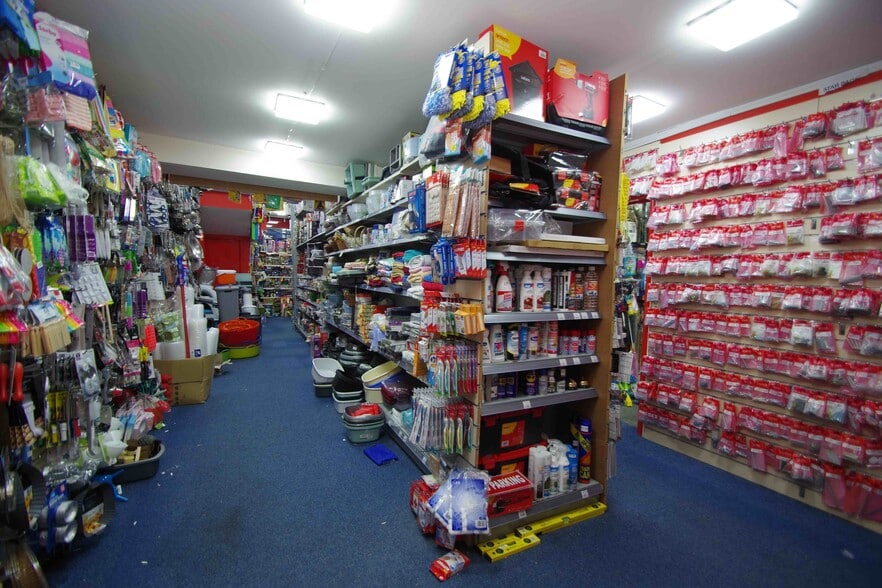 162-164 Broadway, Didcot for lease - Interior Photo - Image 3 of 5