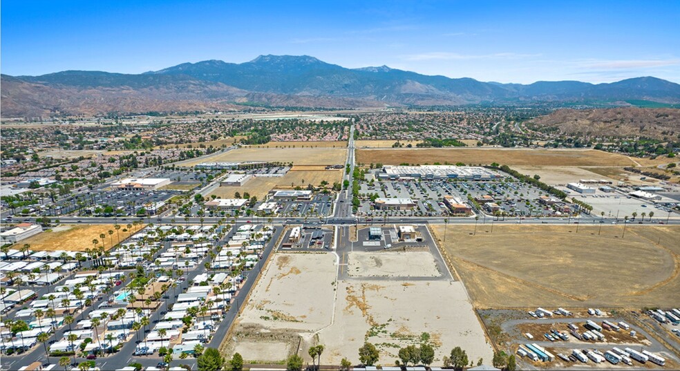 S San Jacinto Ave, San Jacinto, CA for lease - Building Photo - Image 3 of 8