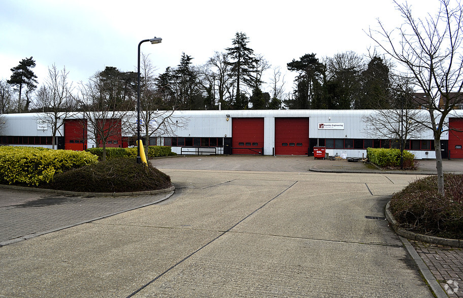 Eden Way, Leighton Buzzard for lease - Building Photo - Image 2 of 4