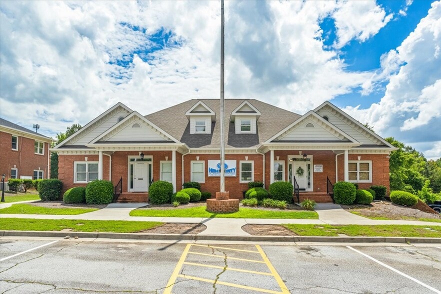 889 Commerce Dr SW, Conyers, GA for sale - Building Photo - Image 1 of 79