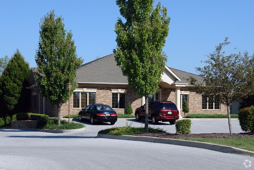 1220 Ruston Pass, Fort Wayne, IN for sale - Primary Photo - Image 1 of 1