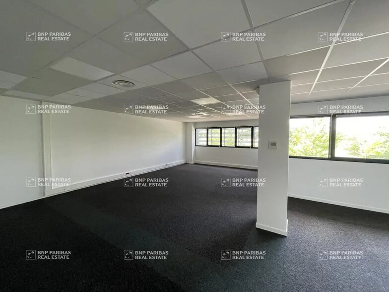 Office in Montpellier for lease - Building Photo - Image 3 of 21