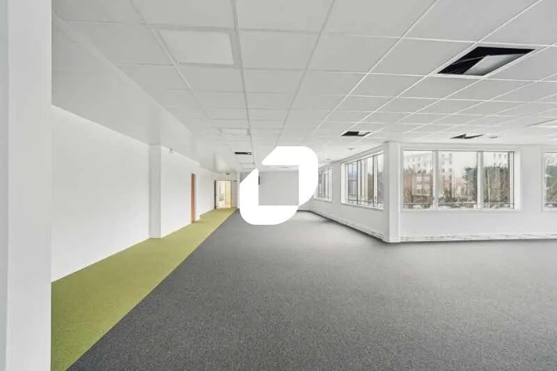 Office in Villepinte for lease Building Photo- Image 1 of 10