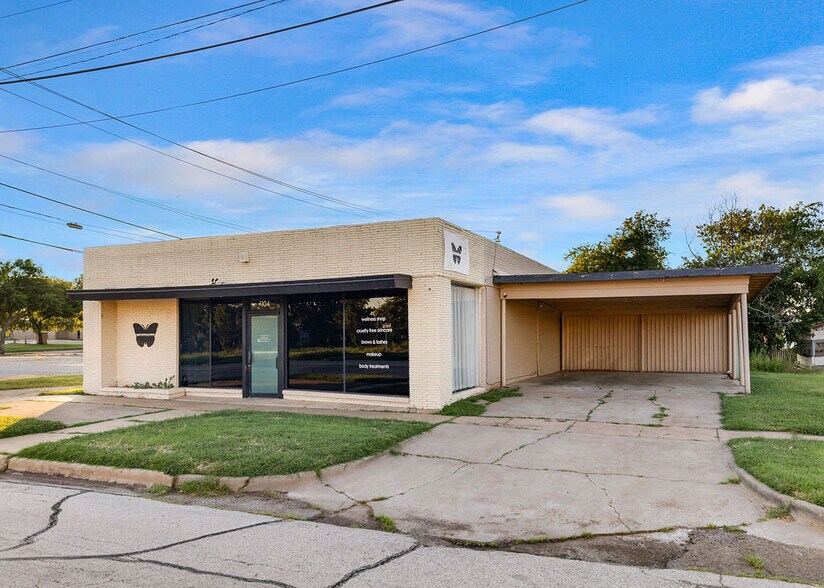 1104 11th St, Wichita Falls, TX for lease - Building Photo - Image 2 of 30