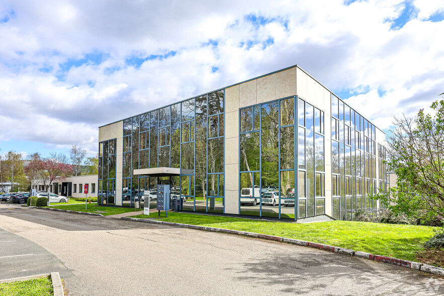 Office in Limonest for lease - Primary Photo - Image 1 of 2