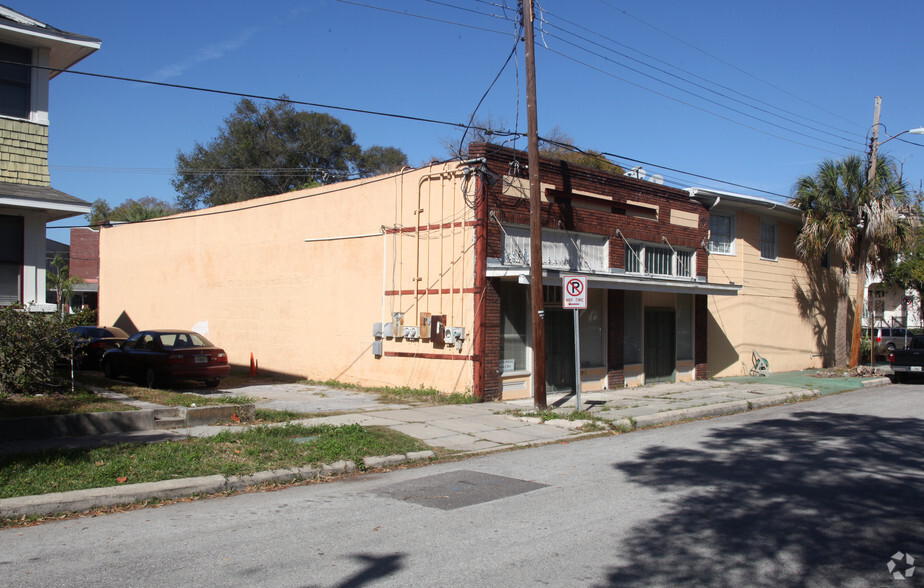 1722 W Watrous Ave, Tampa, FL for lease - Building Photo - Image 1 of 10