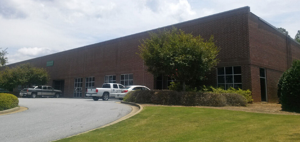 1007 Union Center Dr, Alpharetta, GA for lease - Building Photo - Image 1 of 4