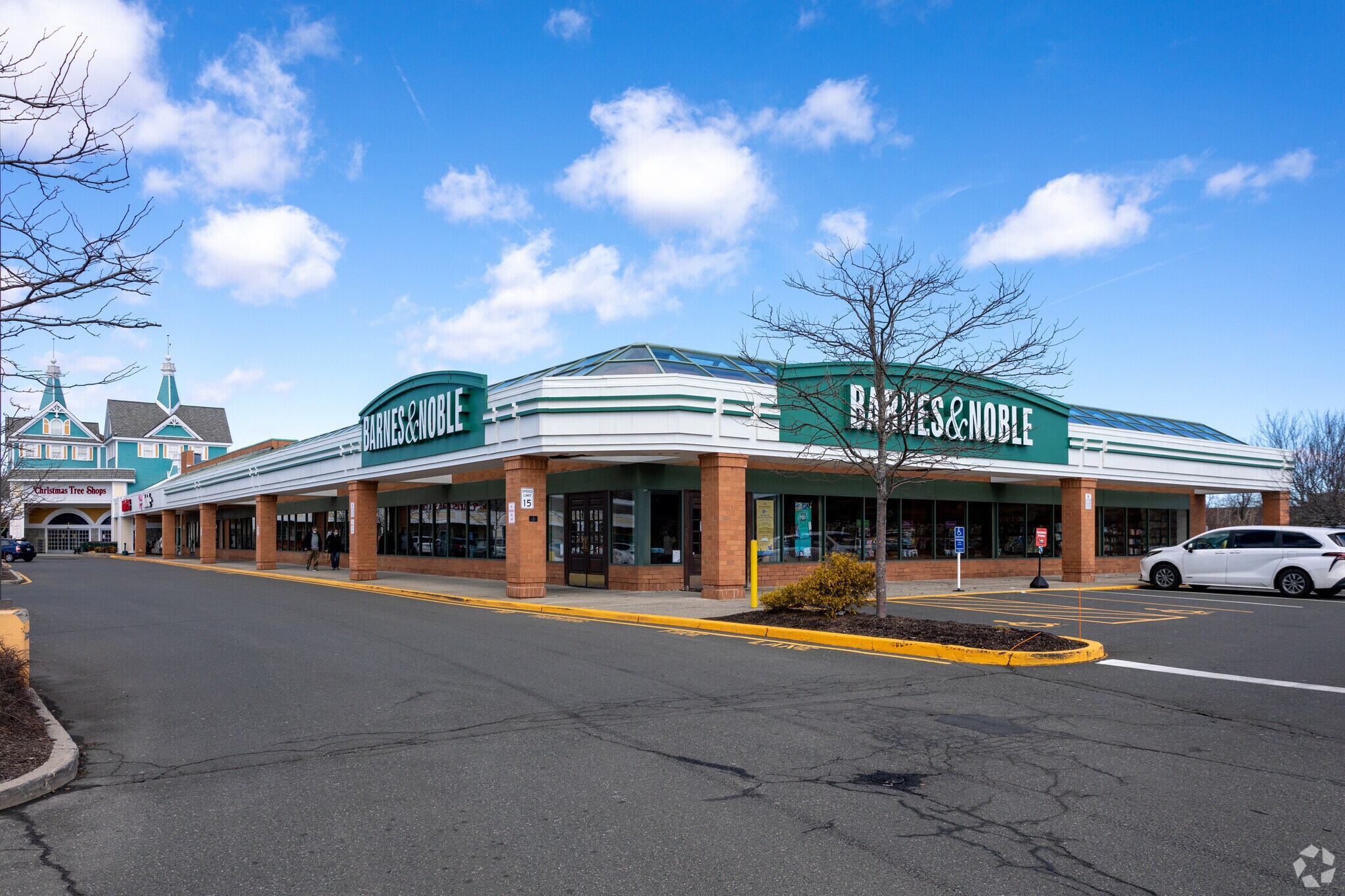 1519 Backus Ave, Danbury, CT 06810 Danbury Square