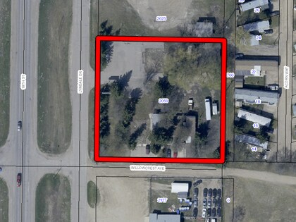 2059 Lyndale Dr, Brandon, MB for sale Primary Photo- Image 1 of 1