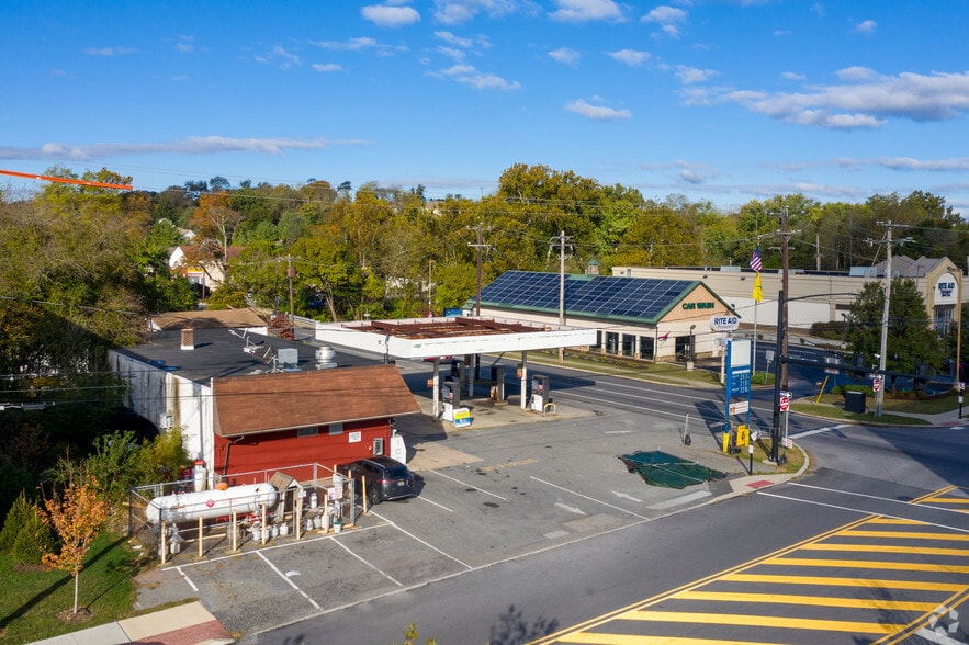 700 W Cypress St, Square, PA 19348